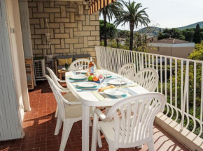 Apartment Les Palmiers by Interhome